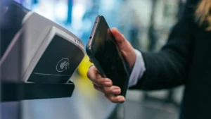 Apple Pay Launches in India With Axis Bank